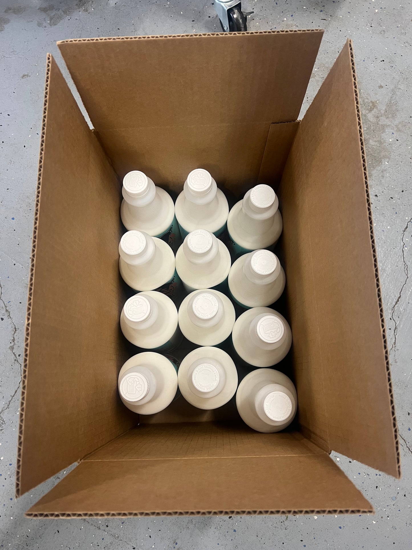 Hella Hair QUARTS- 1 case (12) without sprayers